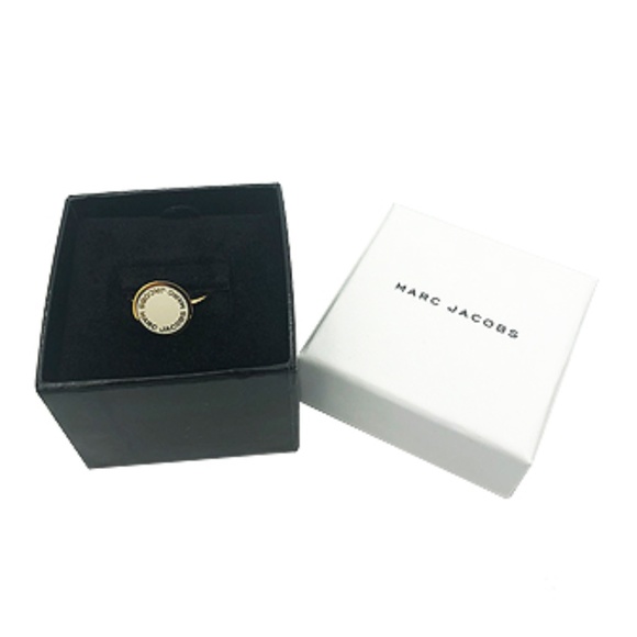 Marc Jacobs Enamel Logo Disc Signet Ring - Picture 2 of 4